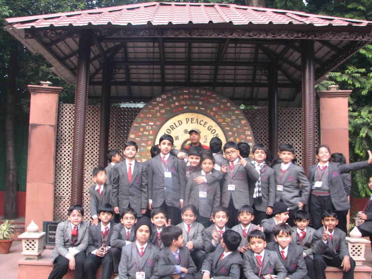 Heritage walk & picnic for the students of class IV at Rajghat &  30 January Marg, Delhi -SSB